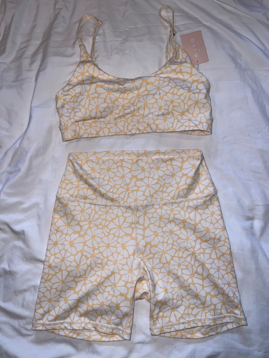 Wilo The Label Other - NWT Wilo The Label Workout set in Bold Daisy